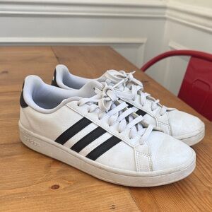 Adidas Grand Court size 8